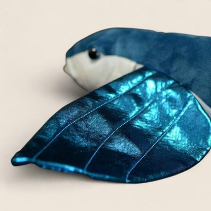 飛び魚の柔らかいぬいぐるみ