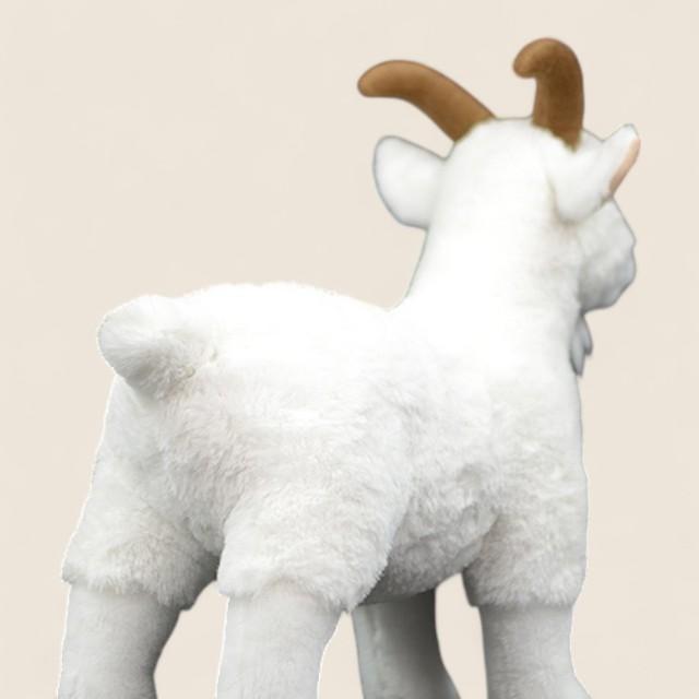 リアルなヤギのふわふわぬいぐるみ