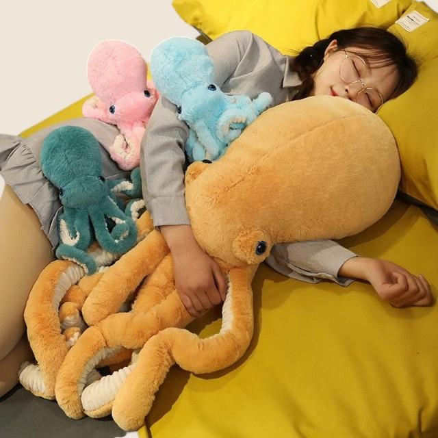 カラフルなタコの柔らかいぬいぐるみ